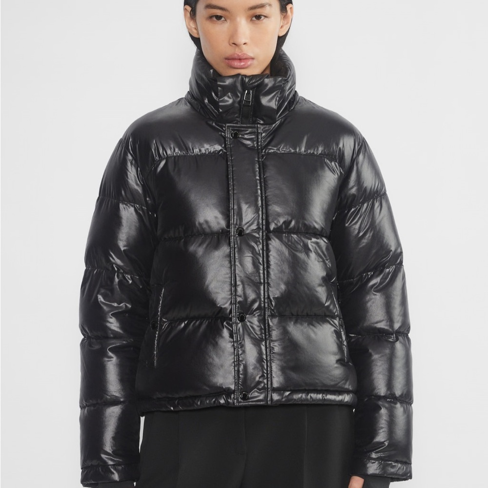 Aritzia The Super RePuff Shorty, Hi-Gloss